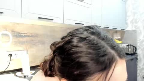 Emma online show from 12-20-24, 07:28