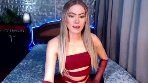 Snapshot of pettie_bigload chatting on 06-11-26, 02:53 Jim online show from 06-11-26, 02:53