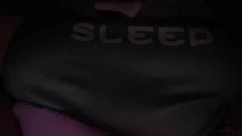 Snapshot of peular chatting on 04-25-26, 11:24 peular online show from 04-25-26, 11:24