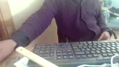 Snapshot of peyo873996 chatting on 04-09-26, 07:58 peyo873996 online show from 04-09-26, 07:58