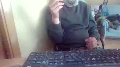 Snapshot of peyo873996 chatting on 04-13-26, 01:49 peyo873996 online show from 04-13-26, 01:49