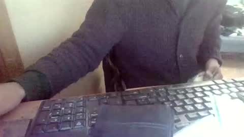 Snapshot of peyo873996 chatting on 04-25-26, 07:00 peyo873996 online show from 04-25-26, 07:00