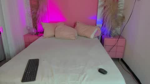 Snapshot of peytonn_monroe chatting on 11-19-25, 12:05 peytonn_monroe online show from 11-19-25, 12:05