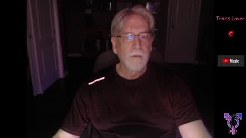Snapshot of pghk2000 chatting on 06-15-26, 05:09 George online show from 06-15-26, 05:09