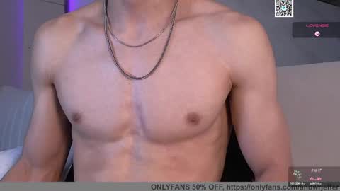 Snapshot of phantom_bigger1 chatting on 02-21-25, 05:42 phantom_bigger1 online show from 02-21-25, 05:42