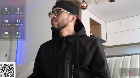 Snapshot of phantom_bigger1 chatting on 02-26-26, 02:27 phantom_bigger1 online show from 02-26-26, 02:27