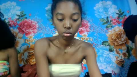 Snapshot of phaosiia chatting on 06-16-26, 07:27 phaosiia online show from 06-16-26, 07:27