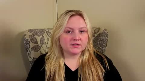 Snapshot of phatassblond chatting on 06-22-26, 12:02 PhatAssBlond online show from 06-22-26, 12:02