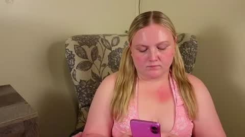 Snapshot of phatassblond chatting on 07-08-26, 11:09 PhatAssBlond online show from 07-08-26, 11:09