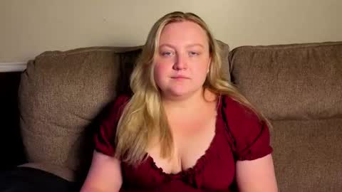 Snapshot of phatassblond chatting on 07-16-26, 06:36 PhatAssBlond online show from 07-16-26, 06:36