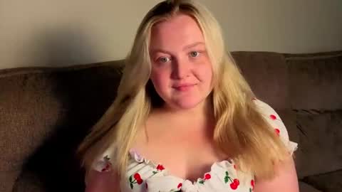Snapshot of phatassblond chatting on 07-26-26, 06:59 PhatAssBlond online show from 07-26-26, 06:59