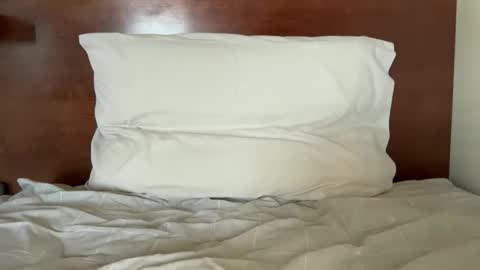 Snapshot of phil1010109 chatting on 12-02-25, 12:54 phil1010109 online show from 12-02-25, 12:54