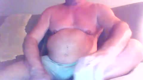 Snapshot of phil279 chatting on 06-08-26, 09:48 Phil online show from 06-08-26, 09:48