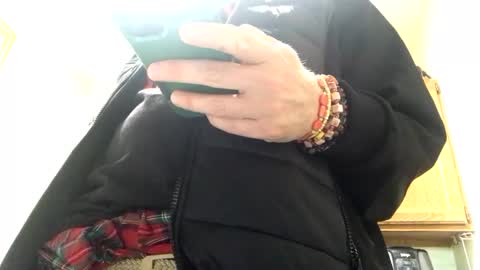 Snapshot of phildoesart chatting on 10-05-25, 02:48 Phil online show from 10-05-25, 02:48