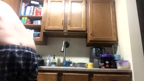 Snapshot of phildoesart chatting on 10-18-25, 02:58 Phil online show from 10-18-25, 02:58