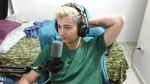 Snapshot of philip_dj chatting on 06-21-26, 12:41 philip_dj online show from 06-21-26, 12:41