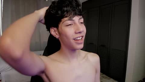 Snapshot of philipe_moonlight_ chatting on 05-19-26, 07:09 Phil. INDEPENDENT MODEL online show from 05-19-26, 07:09