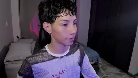 Snapshot of philipe_moonlight_ chatting on 05-29-26, 05:49 Phil. INDEPENDENT MODEL online show from 05-29-26, 05:49