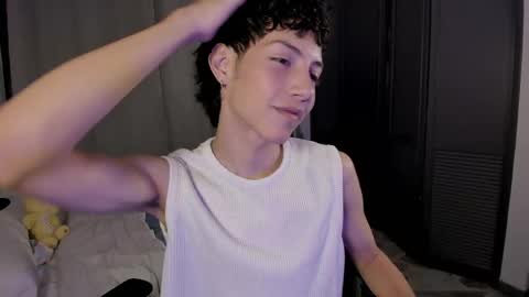 Snapshot of philipe_moonlight_ chatting on 06-05-26, 11:21 Phil. INDEPENDENT MODEL online show from 06-05-26, 11:21