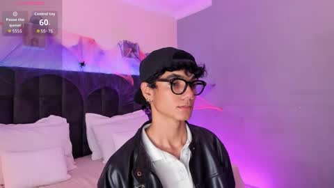 Phillip online show from 10-21-25, 11:38