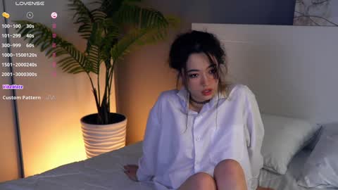 Hitomi oo online show from 12-18-24, 05:21