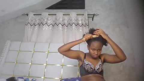 phoebe online show from 03-01-26, 06:54