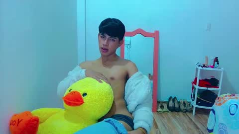 Snapshot of phuwin_bj chatting on 05-30-26, 06:10 phuwin online show from 05-30-26, 06:10