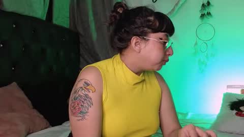  PIA FISHER  online show from 01-12-26, 01:11