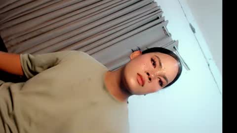 Snapshot of piafucker chatting on 06-25-26, 12:20 piafucker online show from 06-25-26, 12:20