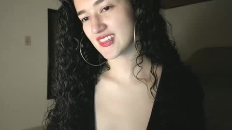 Snapshot of piama_burnss chatting on 04-27-26, 11:58 piama_burnss online show from 04-27-26, 11:58