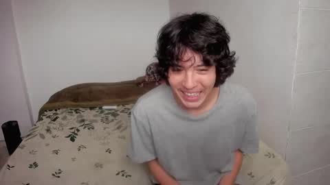 picaszomilos350 online show from 11-18-25, 12:09