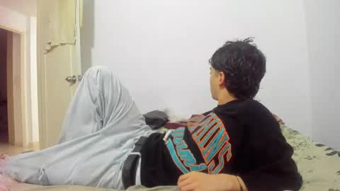 picaszomilos350 online show from 05-04-26, 03:02