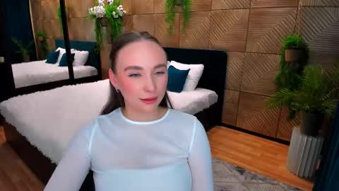 Emelie online show from 11-15-25, 06:26