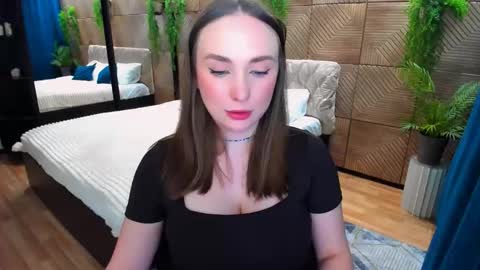 Emelie online show from 02-11-26, 05:40