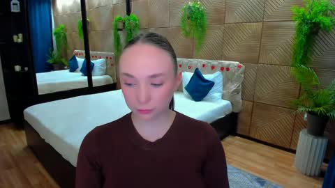 Emelie online show from 04-14-26, 10:21