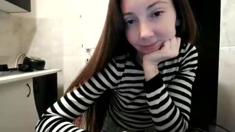 Snapshot of pieceofmoon chatting on 04-01-26, 07:11 Moonie online show from 04-01-26, 07:11