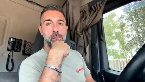 Snapshot of pierotu chatting on 09-26-25, 11:58 pierotu online show from 09-26-25, 11:58