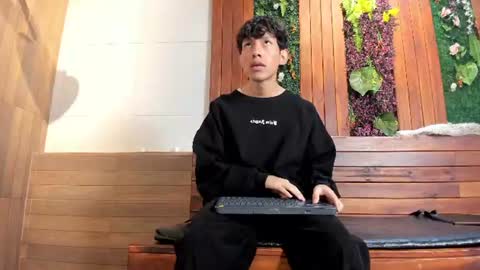 Pierre Leroy online show from 07-22-26, 03:53