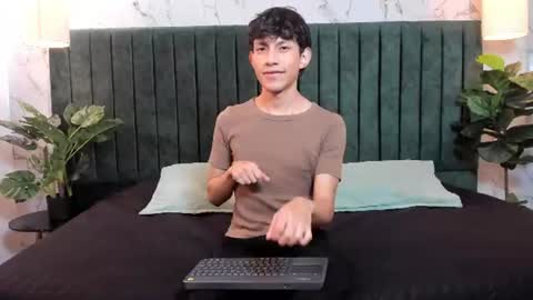 Pierre Leroy online show from 07-26-26, 03:36