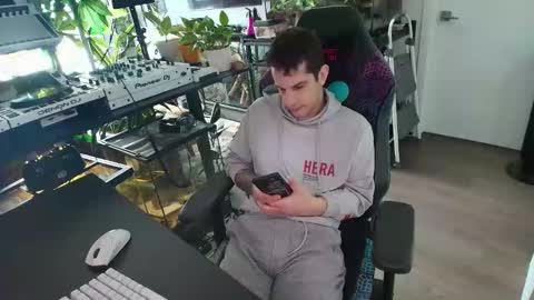 Pierre Fitch online show from 01-12-26, 06:24