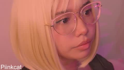 Snapshot of piinkcat chatting on 03-05-25, 05:29 Emi online show from 03-05-25, 05:29