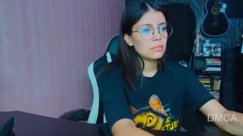 Snapshot of piixiie_d_oll chatting on 09-25-25, 02:59 Andrea G online show from 09-25-25, 02:59