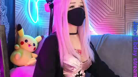 Snapshot of pika_pikaa chatting on 06-01-26, 12:12 Sonya online show from 06-01-26, 12:12