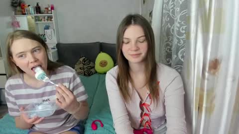 Adele and Elli online show from 04-03-26, 05:11