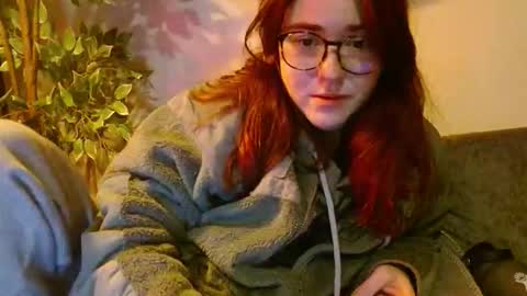 PilloGoddess online show from 11-07-25, 08:36