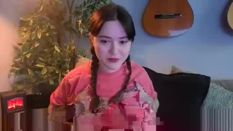 Snapshot of pillogoddess chatting on 05-18-26, 06:19 PilloGoddess online show from 05-18-26, 06:19