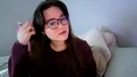 Snapshot of pillogoddess chatting on 06-15-26, 02:36 PilloGoddess online show from 06-15-26, 02:36
