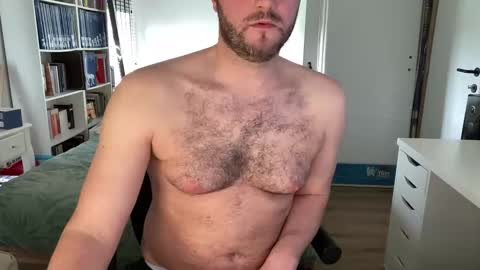 pilou online show from 03-25-26, 12:22