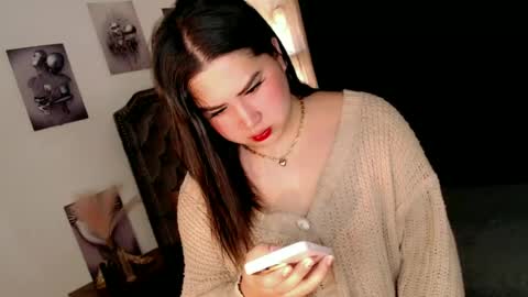 Snapshot of pinay_ivy chatting on 06-17-26, 01:08 Ivy Morningstar online show from 06-17-26, 01:08