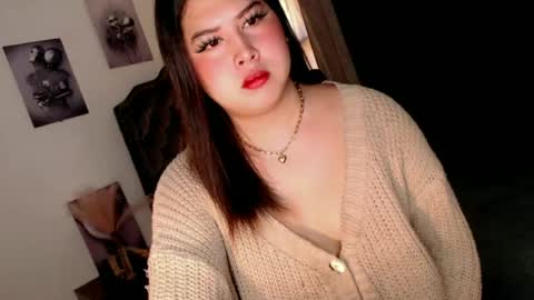 Snapshot of pinay_ivy chatting on 06-18-26, 01:17 Ivy Morningstar online show from 06-18-26, 01:17